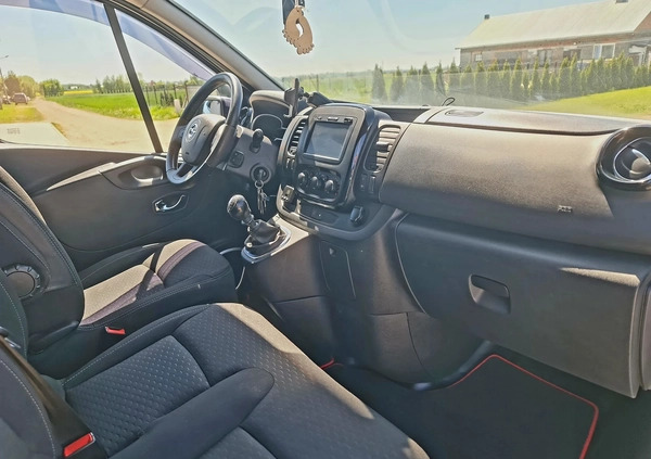 Opel Vivaro cena 83000 przebieg: 455558, rok produkcji 2017 z Płock małe 92